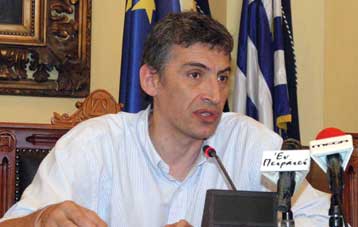 Προσφυγή Φασούλα στο ΣτΕ για τα εκλογικά κέντρα των κομμάτων στον Πειραιά