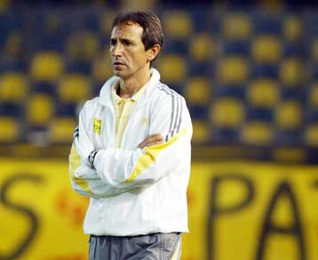 Προσπάθησαν να θίξουν την αξιοπρέπειά μου, λέει ο Ολίβα για τη διοίκηση του Αρη