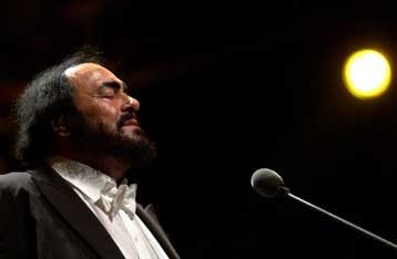 Την τελευταία του πνοή άφησε ο φημισμένος τενόρος Λουτσιάνο Παβαρότι