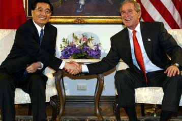 Ακανθώδη διμερή ζητήματα συζήτησαν Μπους και Χου Ζιντάο