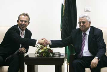 Μεσολάβηση από τον Τ.Μπλερ ζήτησε ο Μ.Αμπας για τα ισραηλινά σημεία ελέγχου