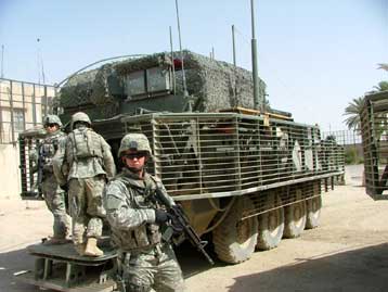 Την πιθανότητα επιστροφής χιλιάδων στρατιωτών από το Ιράκ εξετάζει ο Ντ.Πετρέους