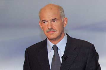 Προσπάθεια εκβιασμού συνειδήσεων καταλογίζει στον πρωθυπουργό ο Γ.Παπανδρέου