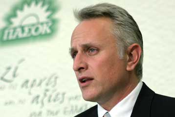 Υπό καθεστώς πρόδηλης ηττοπάθειας ο πρωθυπουργός, λέει το ΠΑΣΟΚ