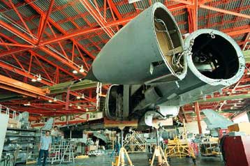 Mε εταιρίες του εξωτερικού συζητά η ΕΑΒ για τη σύσταση κοινοπραξίας στη ΝΑ Ευρώπη