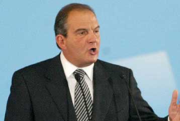 Με έμφαση στις παροχές η ομιλία του Κ.Καραμανλή στην 72η ΔΕΘ