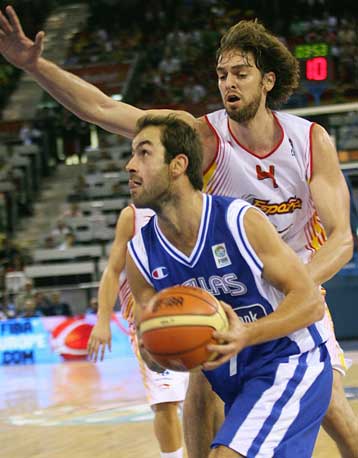 Έργα μέσα στο παρκέ ζητά ο Σπανούλης-Δεν έχουμε ρυθμό, διαπιστώνει ο Κακιούζης