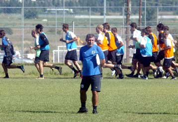 Αποκαλυπτήρια του Σάντος στο ΟΑΚΑ, αποκαλυπτήρια και του πούλμαν στη ΔΕΘ