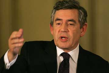 Επεκτείνονται οι εξετάσεις γνώσεων της αγγλικής για όσους ζητούν εργασία στη Βρετανία