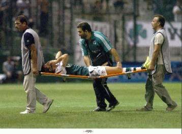 Χάνει όλη τη χρονιά ο Λεοντίου, που υποβλήθηκε σε επέμβαση