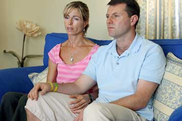 Επέστρεψαν στη Βρετανία οι γονείς της Μαντλίν μετά τις πολύωρες ανακρίσεις