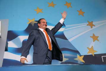 Την ανάγκη για «κυβερνητική σταθερότητα» επανέλαβε ο Κ.Καραμανλής από τη Λάρισα