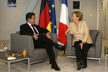 Ατυπη γαλλο-γερμανική σύνοδος κορυφής με επίκεντρο οικονομία και Ευρώπη