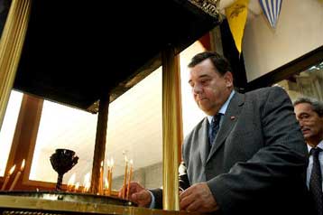 Πρόταση Καρατζαφέρη για την ανέγερση μνημείου του Αγνωστου Αστυνομικού