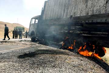 Έκρηξη με δεκάδες νεκρούς σε πολυσύχναστη αγορά στο Αφγανιστάν