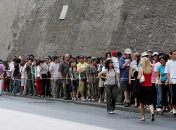 Στη φυλακή θα οδηγούνται πλέον οι ανήλικοι πορτοφολάδες στην Ιταλία