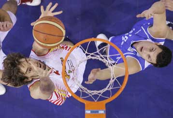 «Φούριες» έπιασαν τους Ισπανούς στο τέλος, με 99-73 επί του Ισραήλ πήραν την πρωτιά