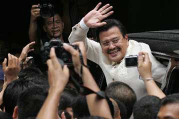 Ισόβια για διαφθορά στον πρώην πρόεδρο των Φιλιππίνων Τζόζεφ Εστράντα