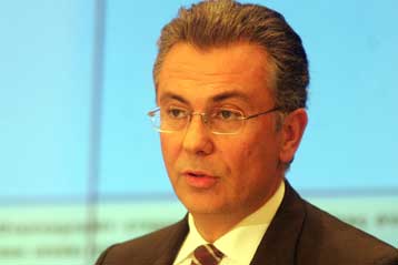 Αντιδρά η κυβέρνηση στα περί εγγράφου για τα όρια ηλικίας συνταξιοδότησης γυναικών