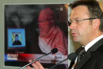 Τρεις υπόπτους για σχέσεις με την Αλ Κάιντα συνέλαβαν οι Αρχές της Αυστρίας