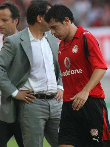 Αγωνία στον Ολυμπιακό για τον Γκαλέτι και τον τραυματισμό του