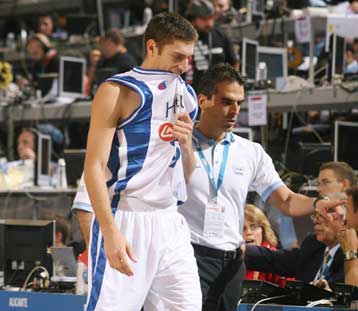 Στομαχικές διαταραχές ο Παπαλουκάς αλλά θα παίξει-Στη «μάχη» ο Πελεκάνος