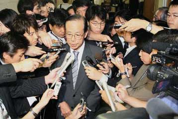 Ο ειρηνιστής Γιασούο Φουκούντα φαβορί για τη διαδοχή Αμπε στην Ιαπωνία