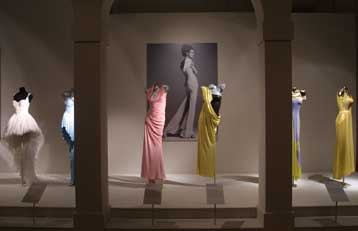 Έκθεση αφιερωμένη στην υψηλή ραπτική στο Μουσείο Βικτόρια και Αλμπερτ