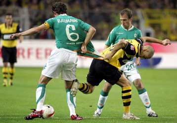 Αιφνιδιασμός και ήττα για τη Βέρντερ από τη Ντόρντμουντ