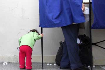 Στις κάλπες από τις 7 το πρωί της Κυριακής 9,8 εκατ. ψηφοφόροι