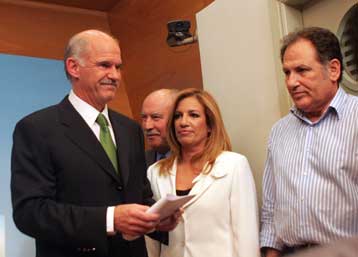 Νέα εντολή από τη βάση του ΠΑΣΟΚ θα ζητήσει ο Γ.Παπανδρέου