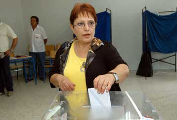 Μεγαλύτερη πτώση των ποσοστών του δικομματισμού περίμενε η Αλ.Παπαρήγα