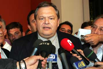 «Παρών» στη διεκδίκηση της ηγεσίας του ΠΑΣΟΚ ο Ευ.Βενιζέλος