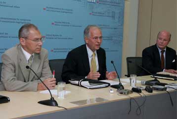 Χρονοδιάγραμμα στις συνομιλίες για το Κόσοβο απαιτεί η Δύση από τη Σερβία