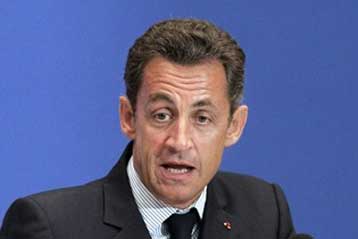 Τομές στα εργασιακά του δημόσιου τομέα εξήγγειλε ο Ν.Σαρκοζί