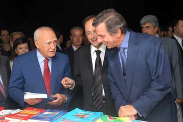 Παρουσία Παπούλια και Λιάπη τα επίσημα εγκαίνια του 36ου Φεστιβάλ Βιβλίου