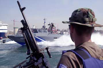 Αξιωματικοί του Λιμενικού κατηγορούνται για παράνομη μεταφορά μεταναστών