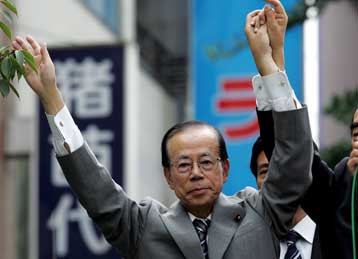 O 71χρονος Γιασούο Φουκούντα διάδοχος του Αμπε στην πρωθυπουργία της Ιαπωνίας