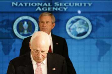 Μεθοδεύσεις Τσένι για στρατιωτική επίθεση κατά του Ιράν αποκαλύπτει το Newsweek