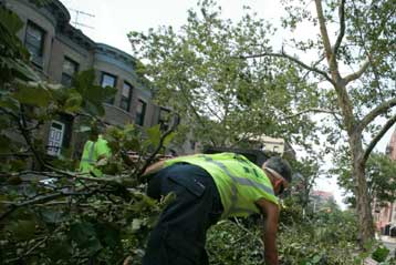 Ανεμοστρόβιλοι πλήττουν περιοχές της Βρετανίας