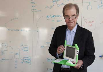 Και στο ευρύ κοινό θα διατεθεί για λίγο ο «φθηνός φορητός» του ΜΙΤ