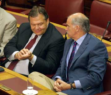 Πυρετός διεργασιών στο ΠΑΣΟΚ εν όψει συνόδου της Κοινοβουλευτικής Ομάδας την Τετάρτη