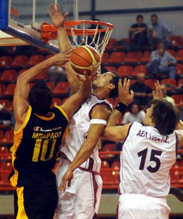 Η ΑΕΚ ξεπέρασε το εμπόδιο της ΑΕΛ και παίζει με Κολοσσό, έκπληξη από το Περιστέρι