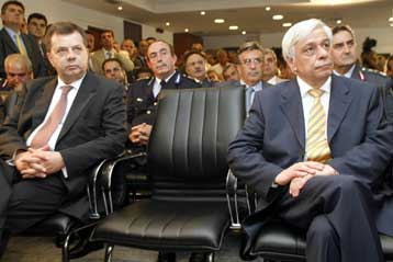 Σε επάνοδο της «ορατής αστυνόμευσης» στοχεύει το υπουργείο Εσωτερικών