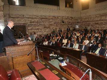 Ένταση στo ΠΑΣΟΚ από πρόταση Παπανδρέου για «ψήφο εμπιστοσύνης»