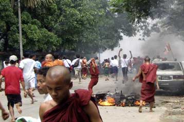 Χύθηκε αίμα στη Μιανμάρ, αψηφά τις διεθνείς προειδοποιήσεις η χούντα