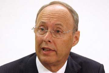 Κόντρα Αυστρίας – Ουγγαρίας για την πρόταση επιθετικής εξαγοράς της Mol από την OMV