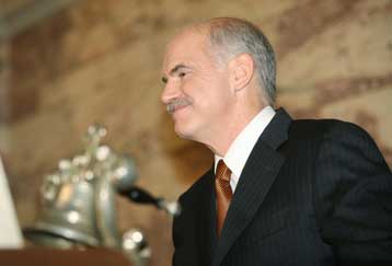 Αυτοκριτική αλλά και αιχμές από τον Γ.Παπανδρέου ενώπιον της ΚΟ του ΠΑΣΟΚ