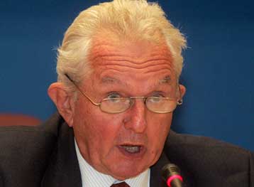 Προς τη «μία μετοχή» οδεύουν ΟΤΕ και Cosmote, τα σενάρια για τη συγχώνευση