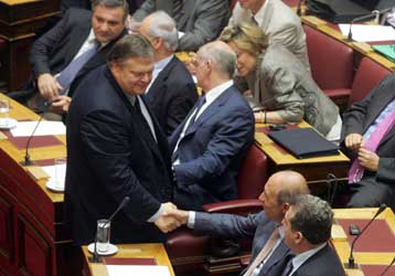 Επόμενη μέρα στο ΠΑΣΟΚ με το βλέμμα στις ψήφους που θα λάβει ο Φ.Πετσάλνικος